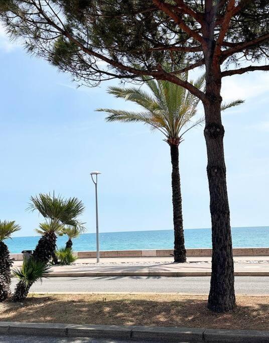 Appartement Bord De Mer « La Petite Ma-Line » Cagnes-sur-Mer Exterior foto